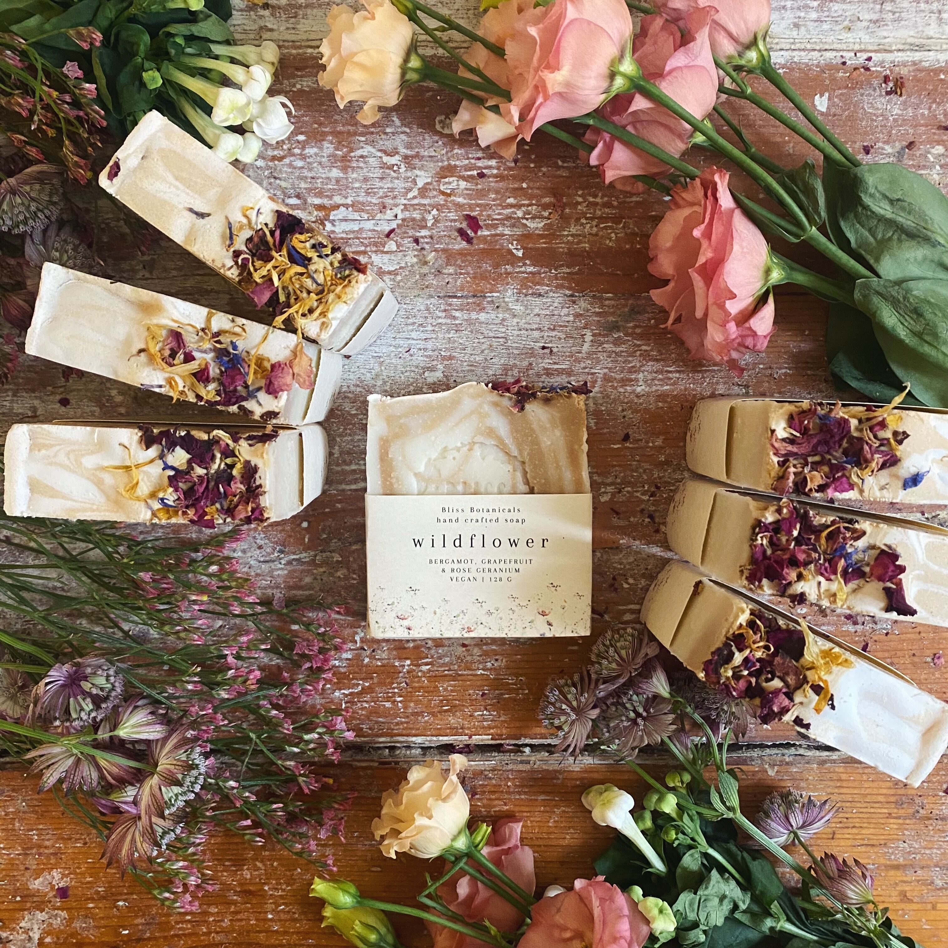 Savon aux fleurs sauvages - Bergamote, pamplemousse et géranium rosat