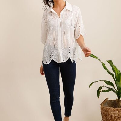 Camicia in cotone ricamata – Maniche a mezza lunghezza e finiture a smerlo