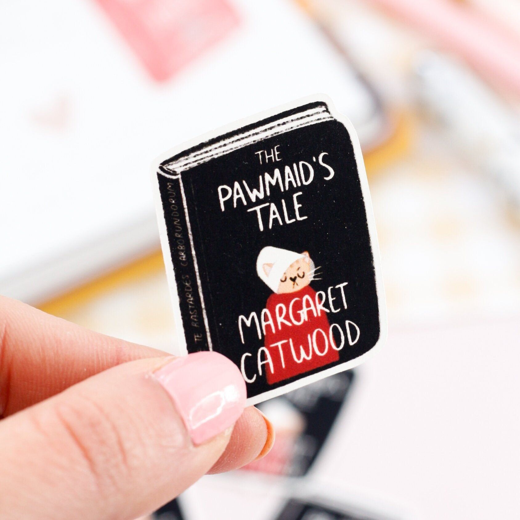 Pawmaid's Tale - stickers chat - autocollant vinyl individuel