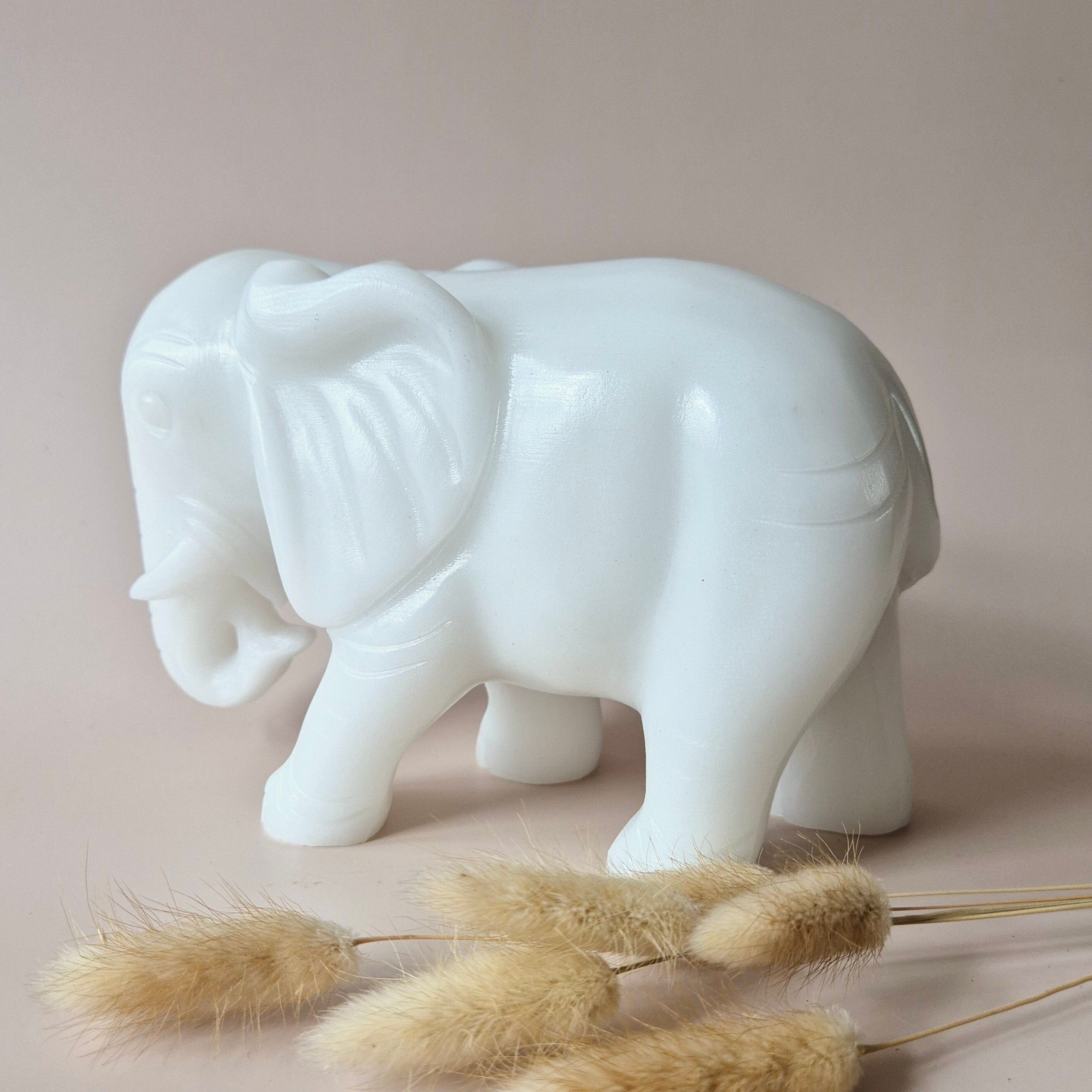 Großer weißer Jadeelefant aus Edelstein – 3 kg – Symbol für Weisheit, Glück und Schutz