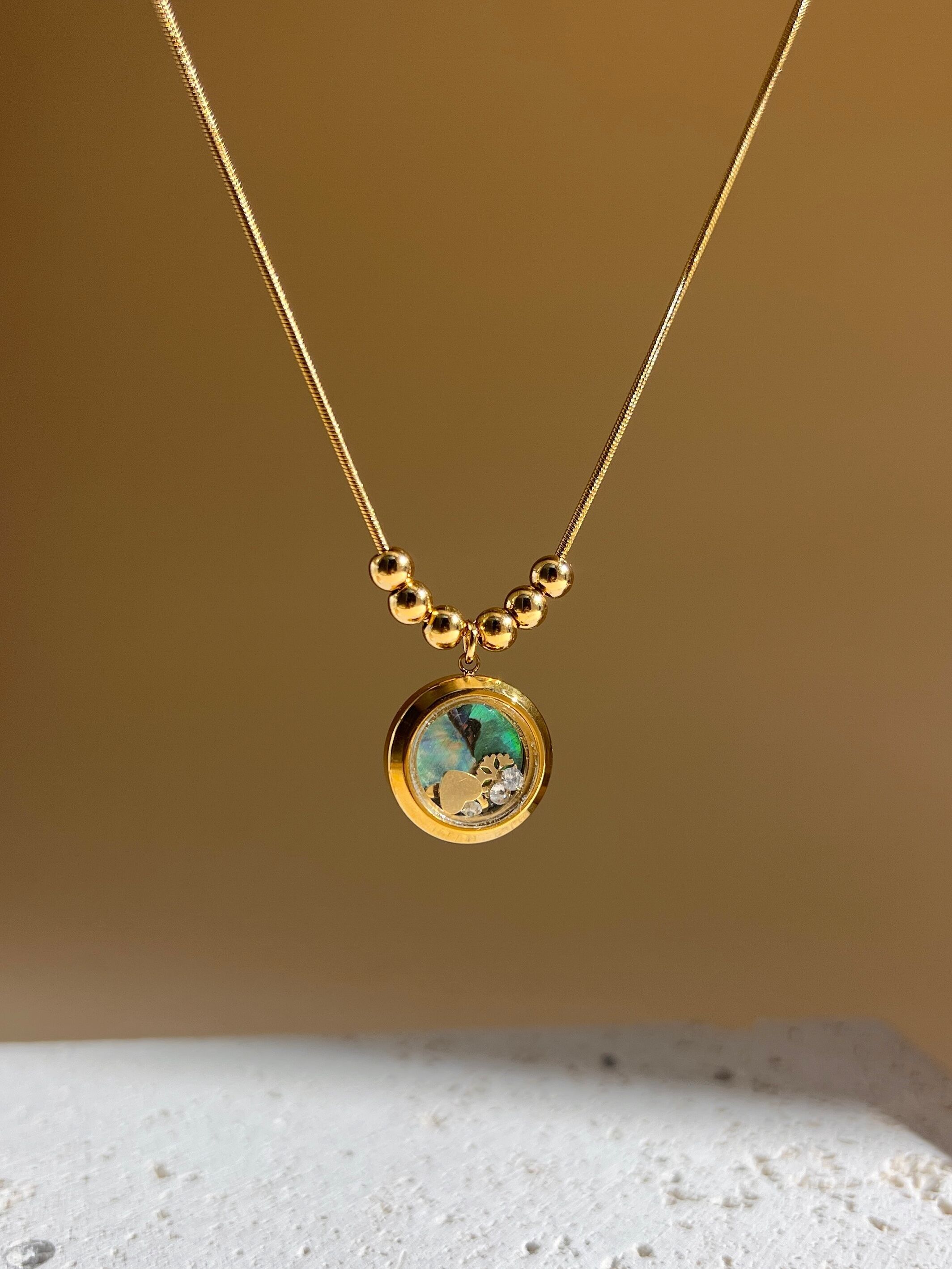 Round pendant necklace with heart snowflake feather rhinestone steel