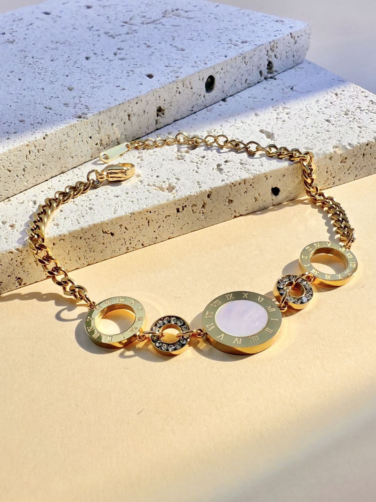 Round Mother-of-Pearl Medal Bracelet – Stainless Steel