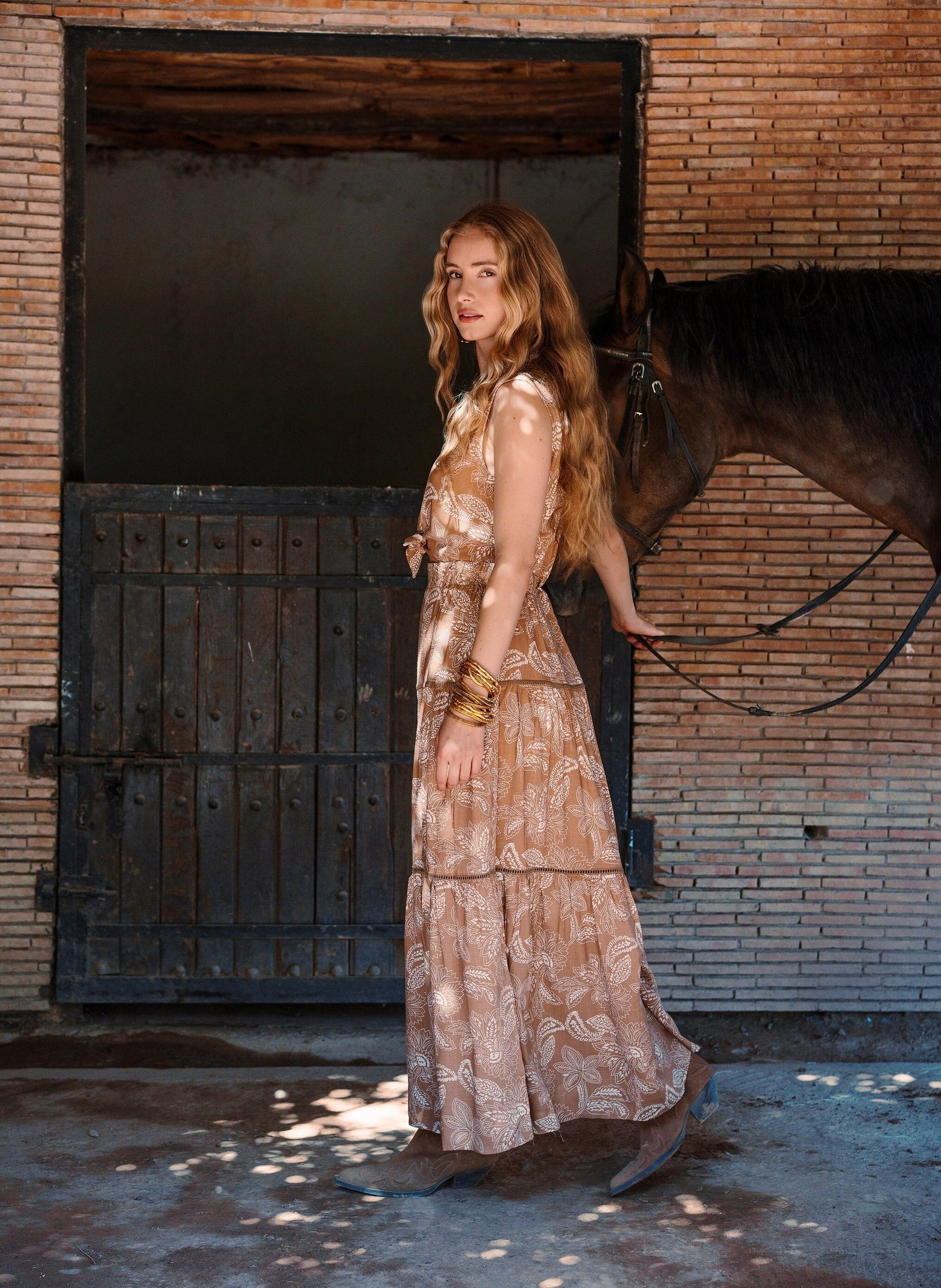 ABITO LUNGO OPAVIA in beige passiflora