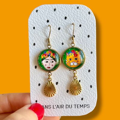 Frida Kahlo and her cat earrings, gold finish