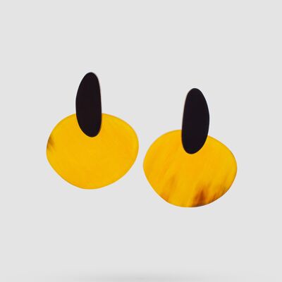 Boucles d'oreilles en corne teinte jaune