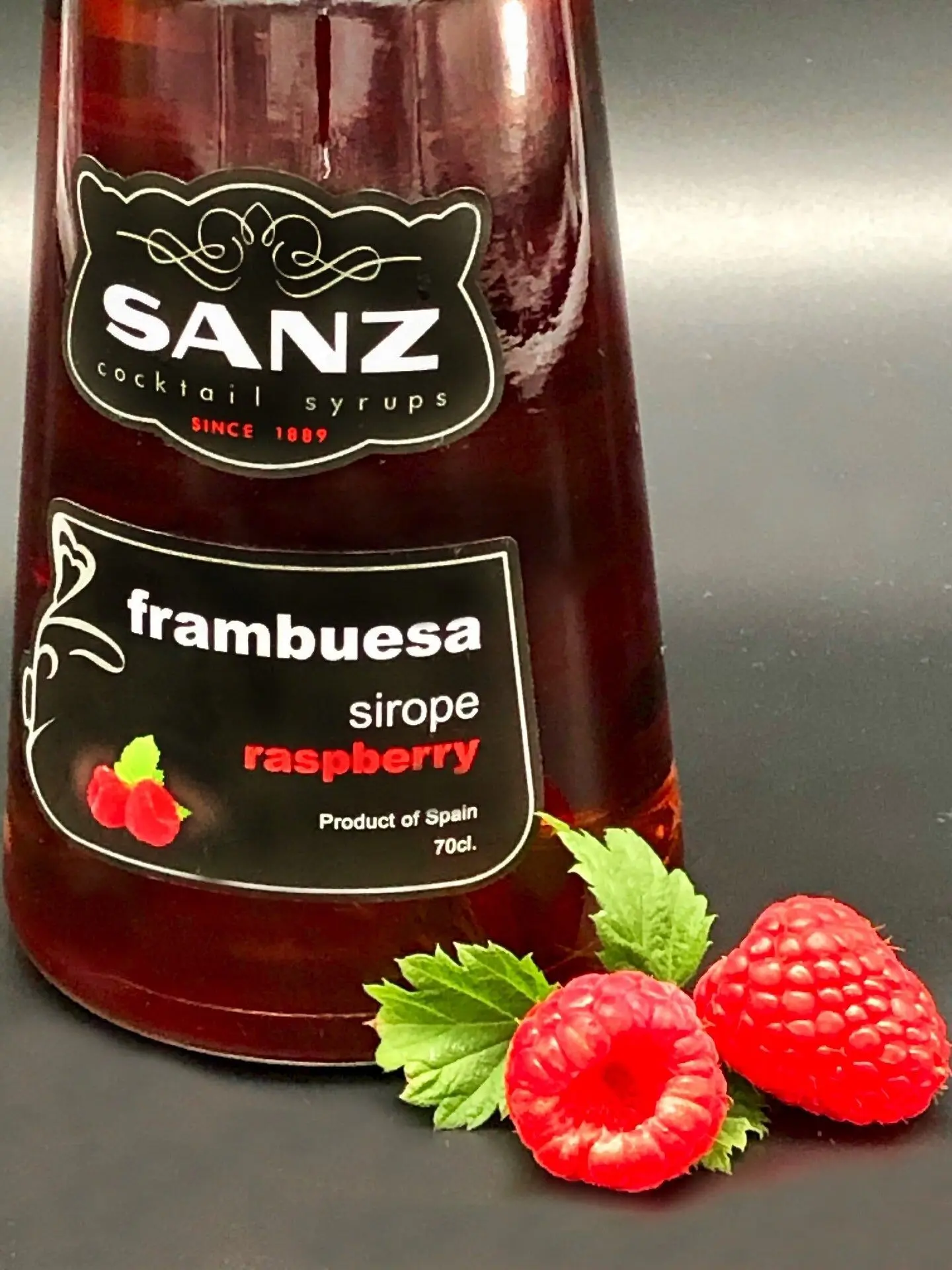 Himbeersirup SANZ, aus 26% Himbeersaft. Alkoholfrei. 0,7l