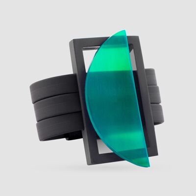 Brazalete de cuerno teñido de turquesa