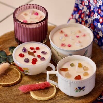 Bougie fait-main dans tasse vintage