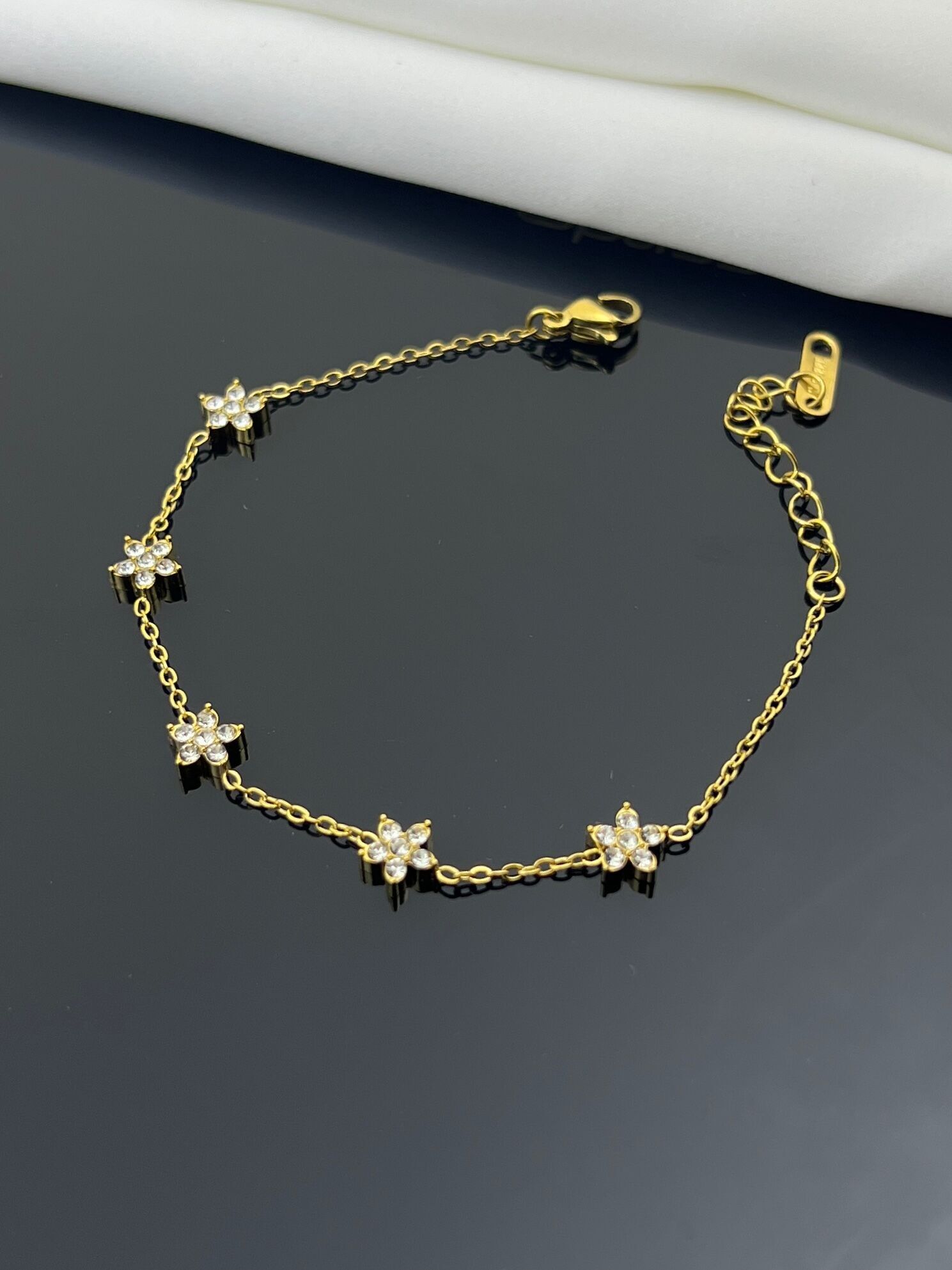 Golden Star Elegance Rhinestone Bracelet