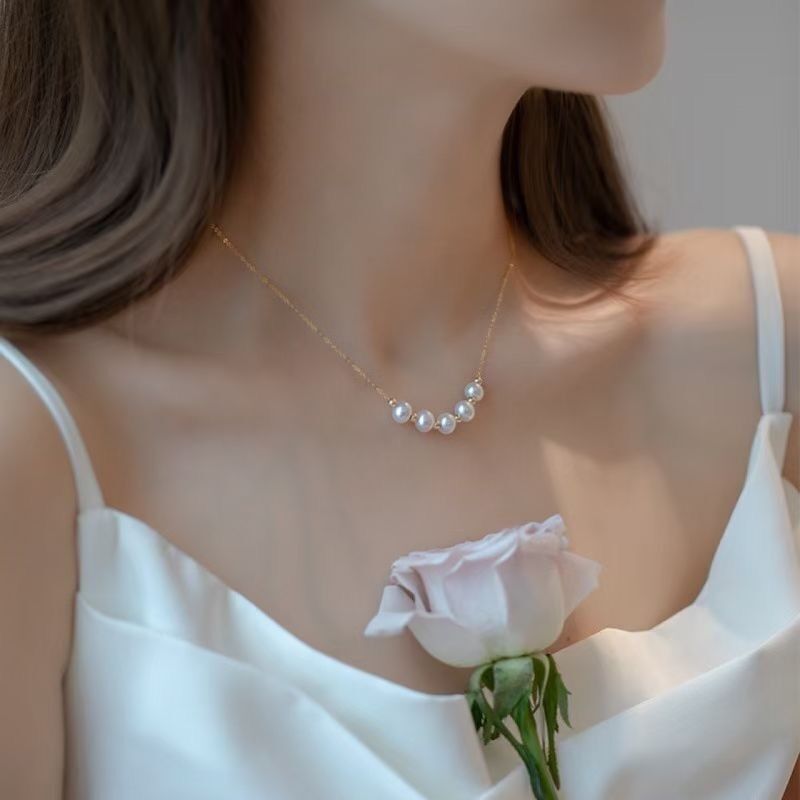 Freshwater pearl necklace