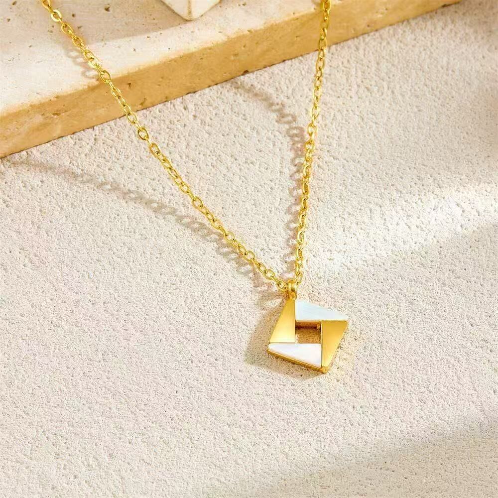 Elegante collar cuadrado de nácar – Moderno acero inoxidable