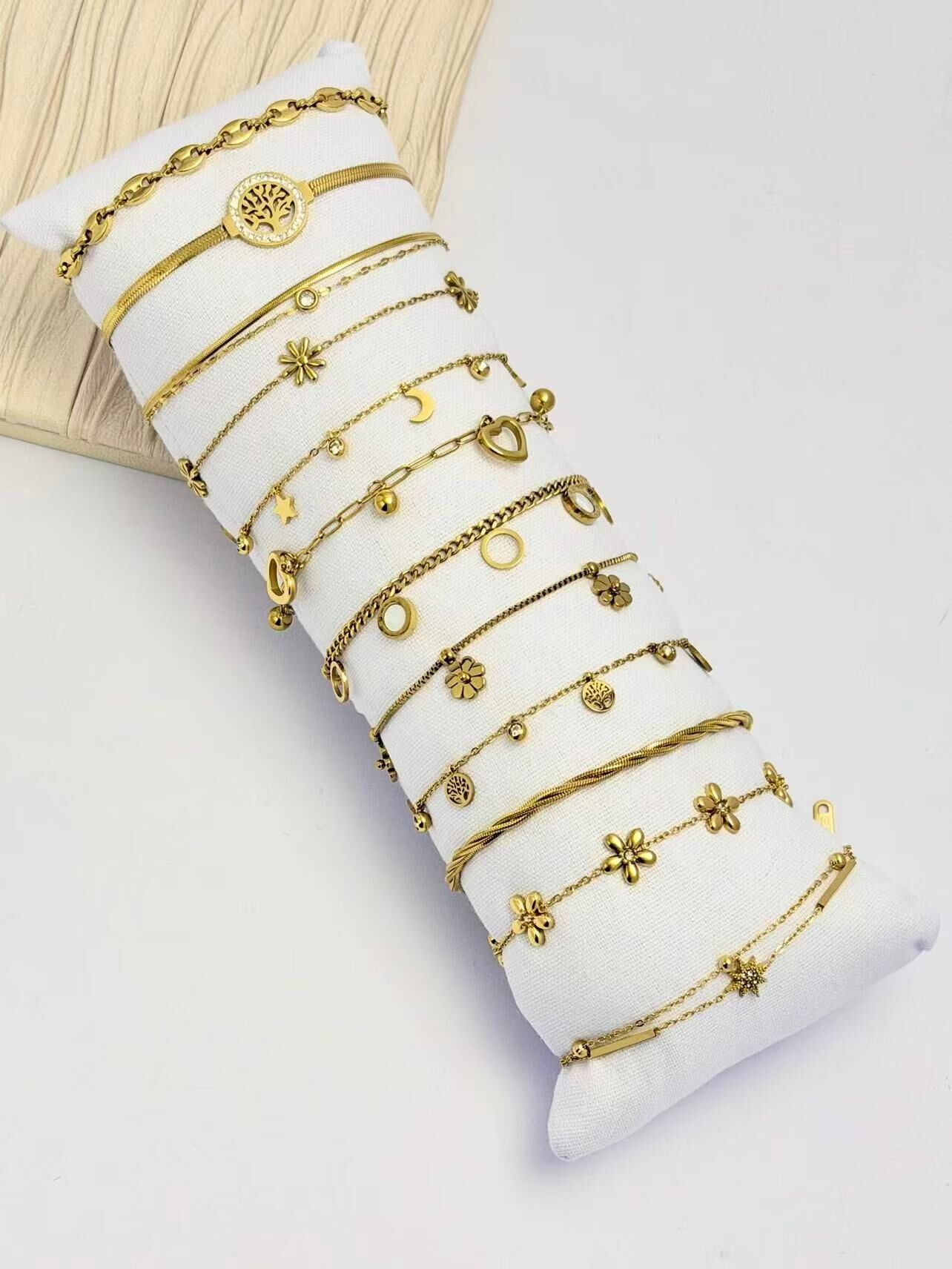 Lote de 12 pulseras de acero inoxidable dorado con expositor