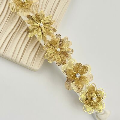 Set di 5 anelli regolabili a forma di fiore – Petali traforati in acciaio