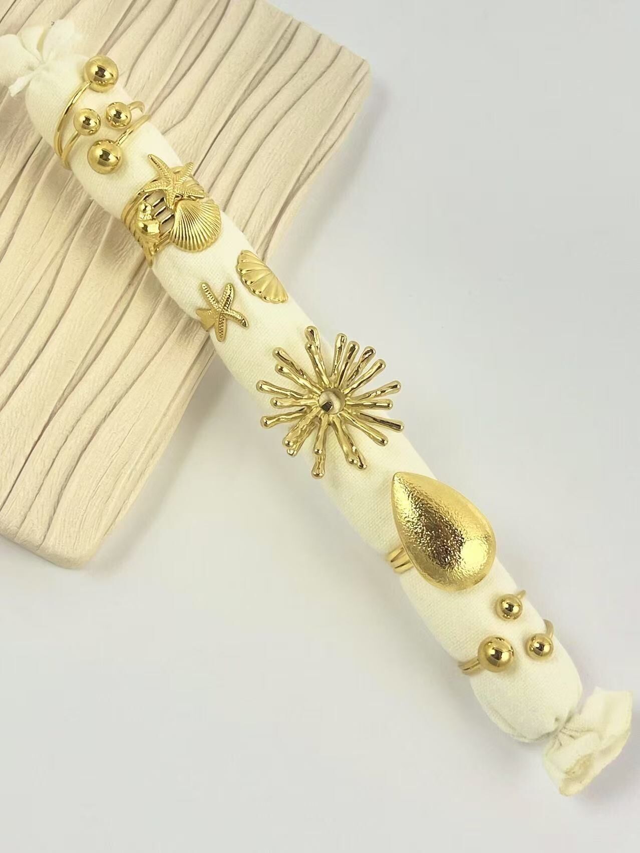 Set of 6 Rings in Various Shapes in Gold Stainless Steel