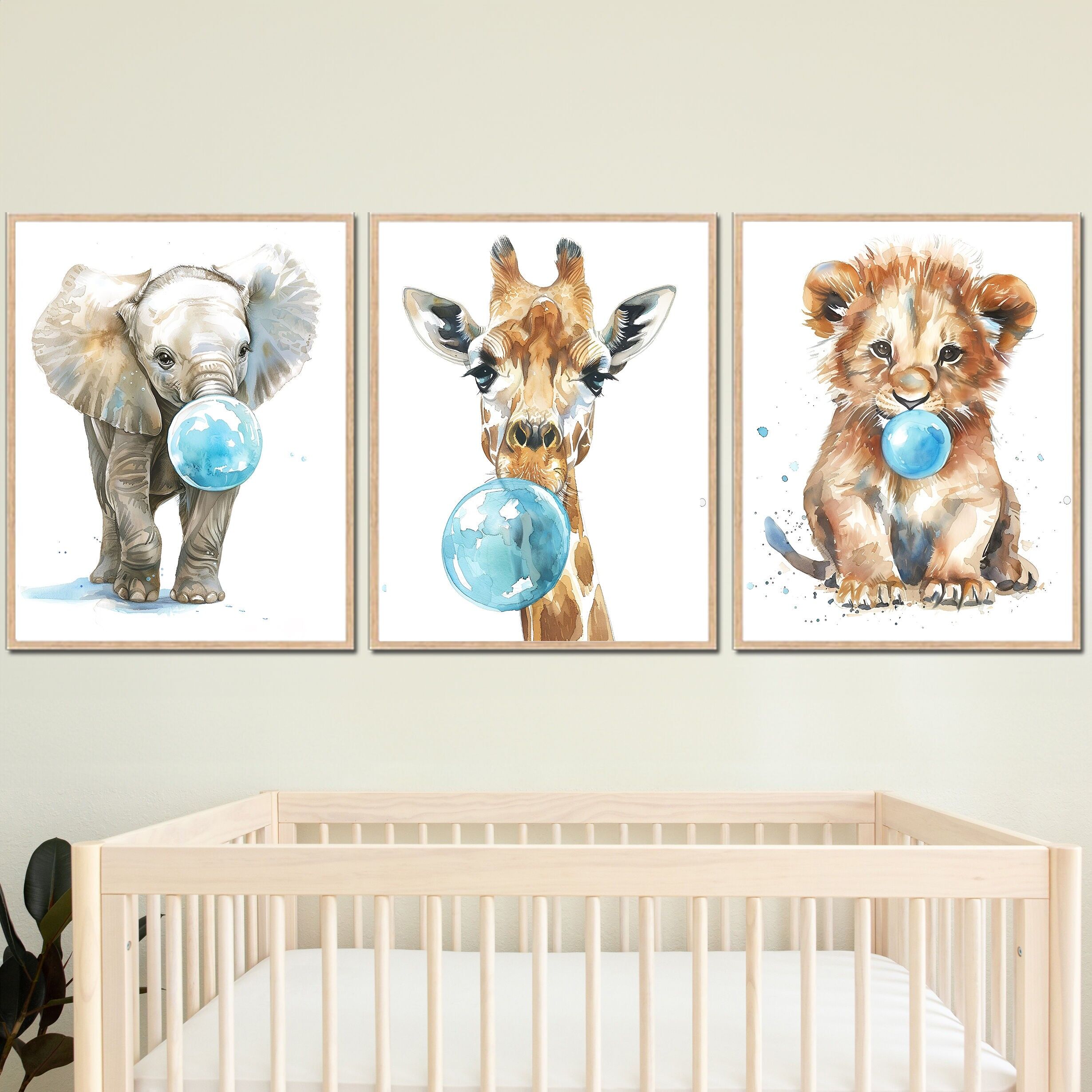 Animaux de la savane soufflant du chewing-gum rose – Décoration murale pour chambre de bébé garçon – Lot de 3 affiches 5x7, 8x10, 11x14, A4, A3, A3+