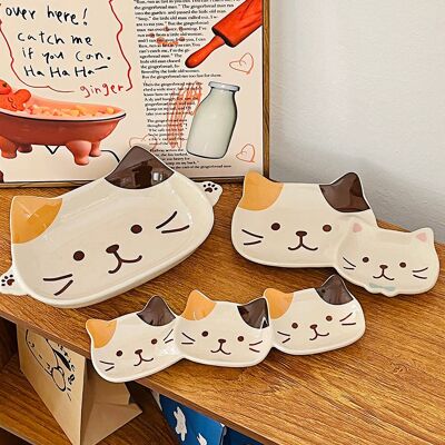 Ceramic plate with compartments