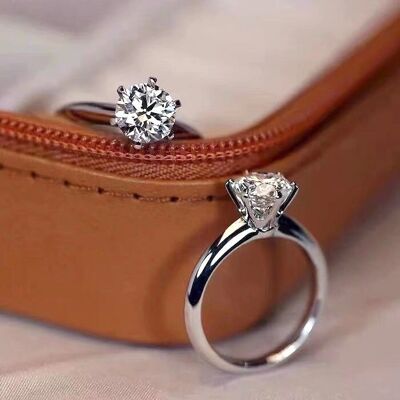 Anelli Solitari Timeless 6 Claws - Pietra Moissanite
