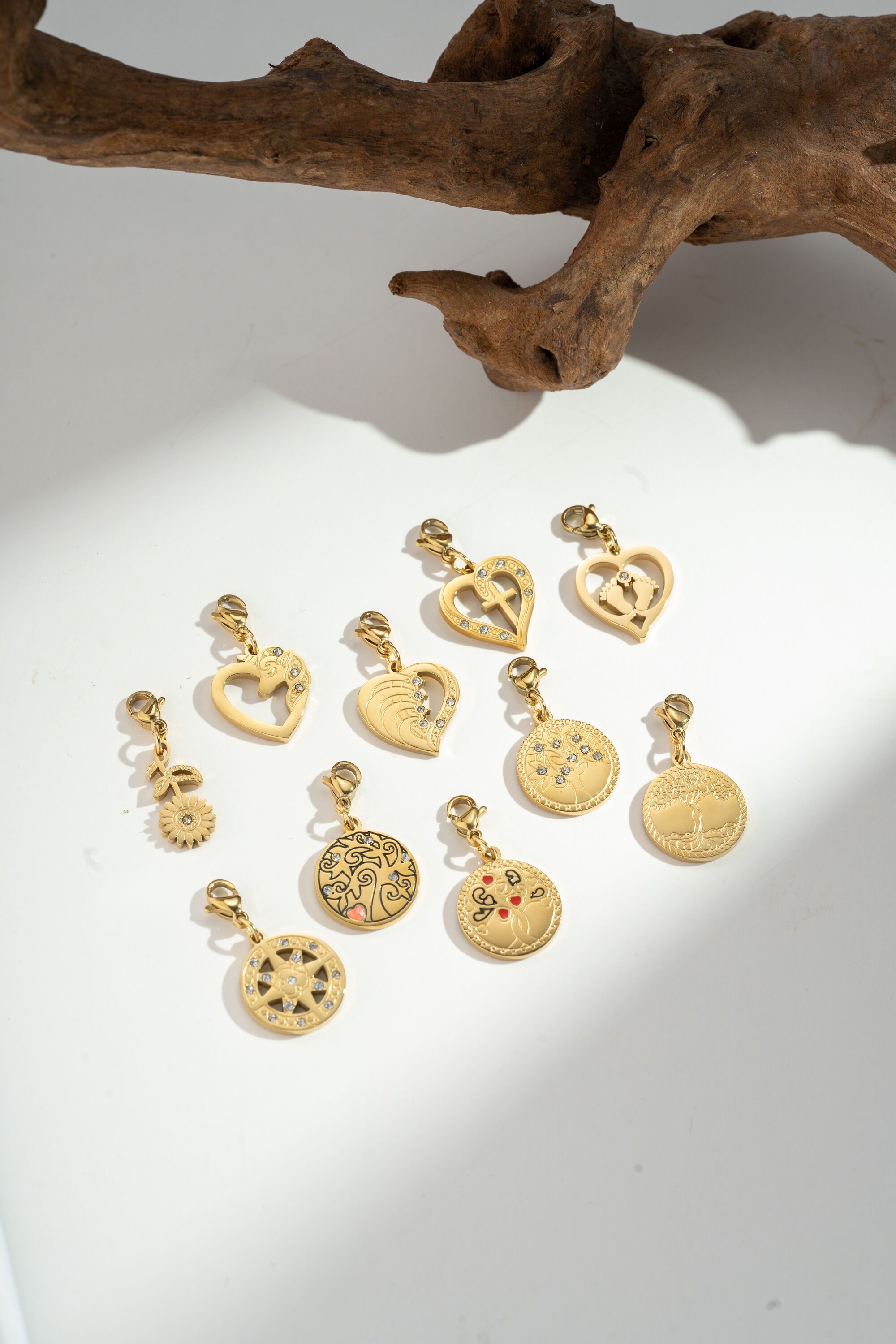 Lot 10 Pendentifs Ronds et Cœurs Design Arbre Vie Étoile