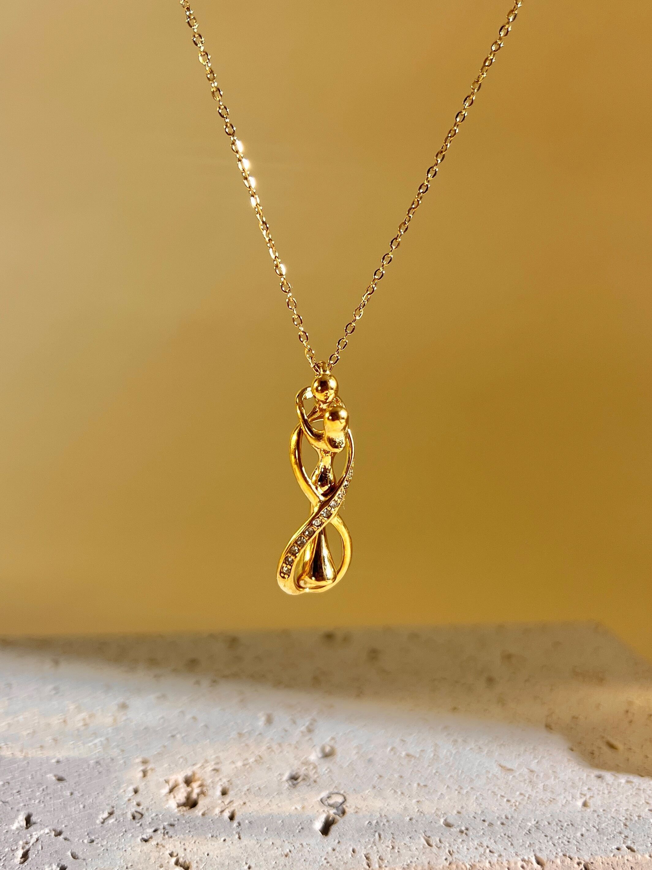 Feine Kette Halskette mit Tänzerin Anhänger Edelstahl