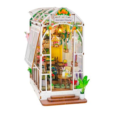 Garden house. Realistic 3D model with great detail and LED lights.Color:Multicolor