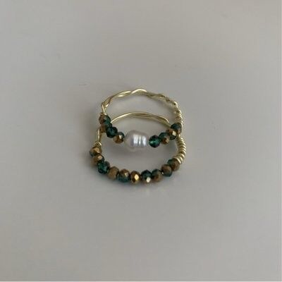 GREEN GOLD CRYSTAL PEARL. ring