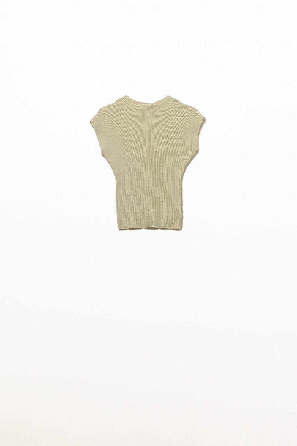 Maglione a coste con collo alto e maniche corte in beige