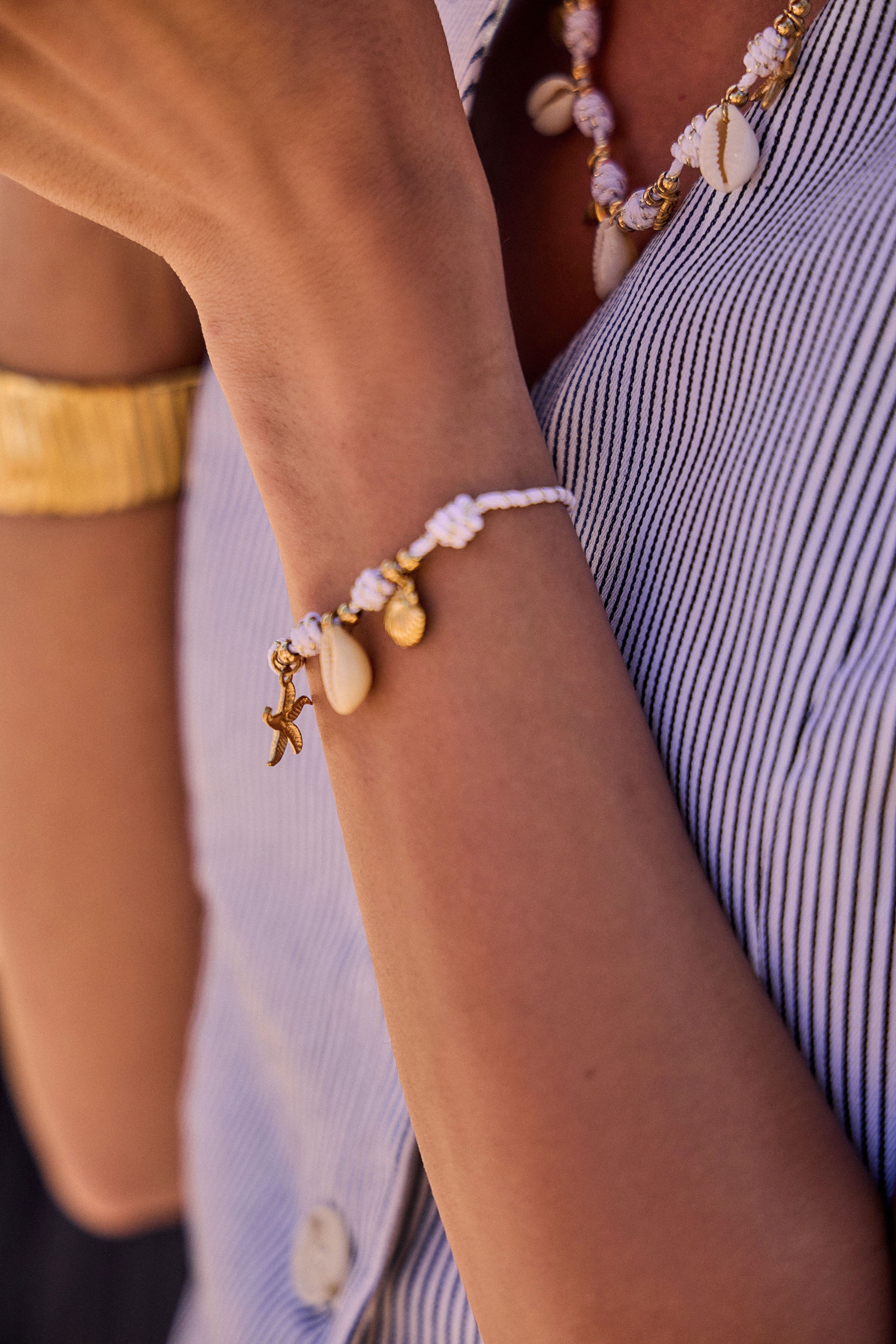 Bracelet Cordon Charm's Marin en Acier Inoxydable – Élégance Océanique