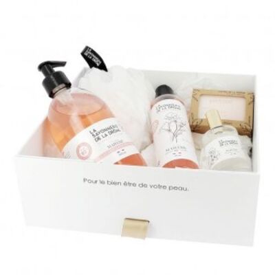 Coffret Madame Lavant Main 500ml / Douche 250ml / Savon Parfumé 100gr / Eau de Toilette 50ml / Fleur de douche