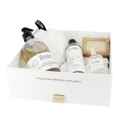 Set regalo Japanese Garden: sapone per le mani 500 ml / doccia 250 ml / sapone profumato 100 gr / eau de toilette 50 ml / doccia floreale