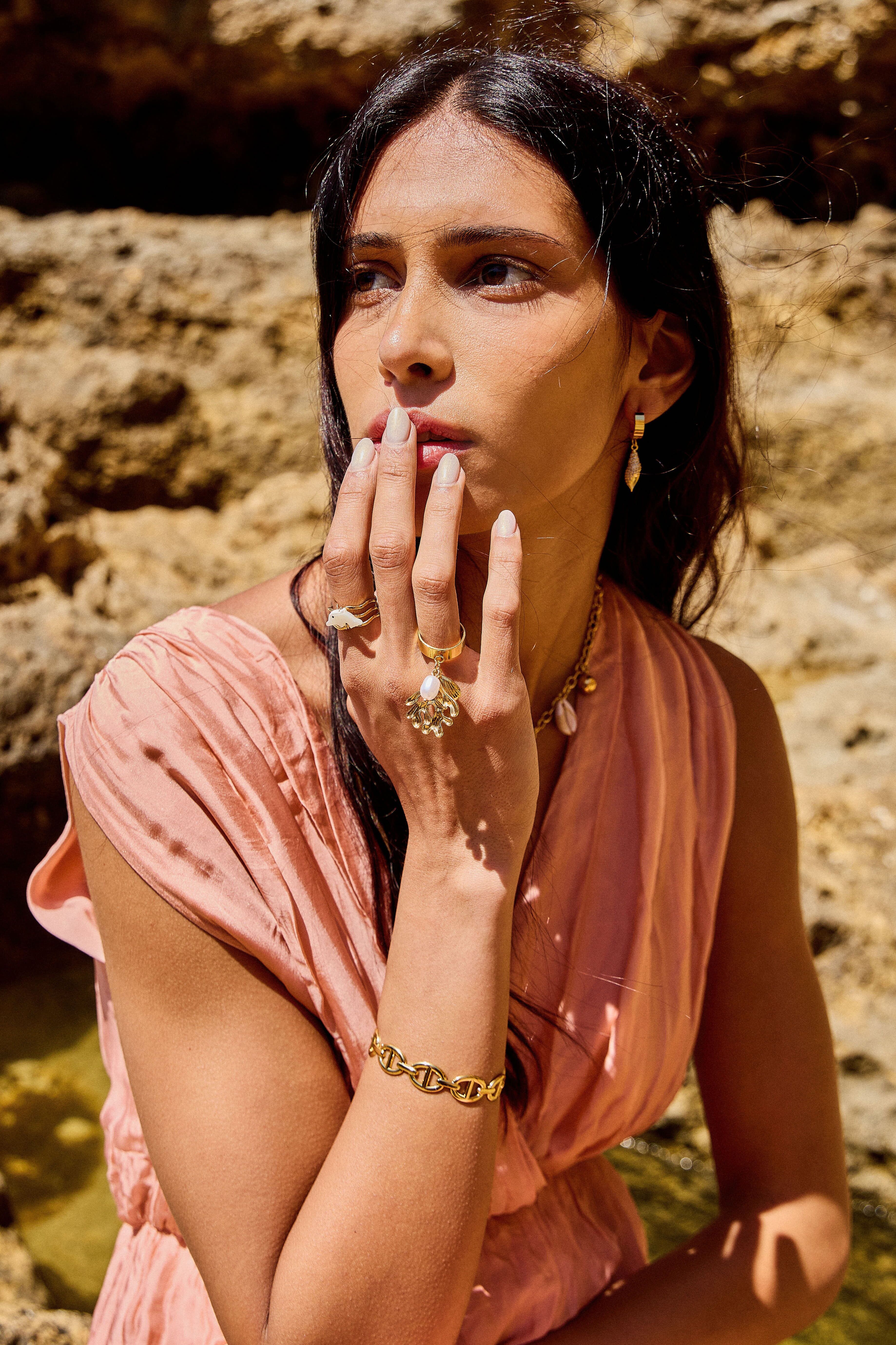 Bracelet manchette maillons dorés tendance – acier inoxydable