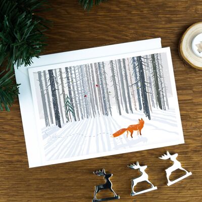 Zorro en un bosque de invierno, tarjeta de Navidad de lujo.