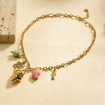 Collar de cadena de oro con dijes de coral tortuga rosa