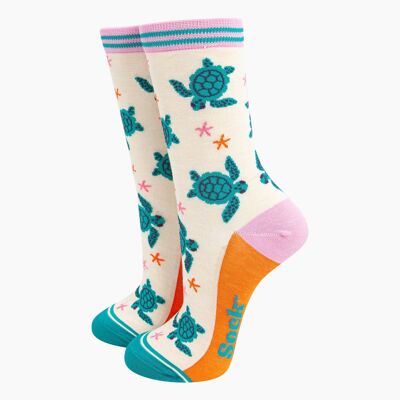 Calcetines de bambú para mujer: crema, tortugas marinas y estrellas de mar