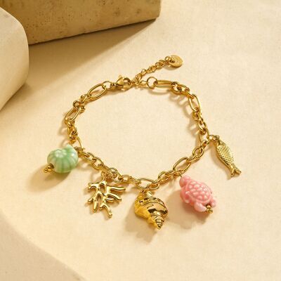 Goldkettenarmband mit rosa Schildkrötenkorallen-Anhängern