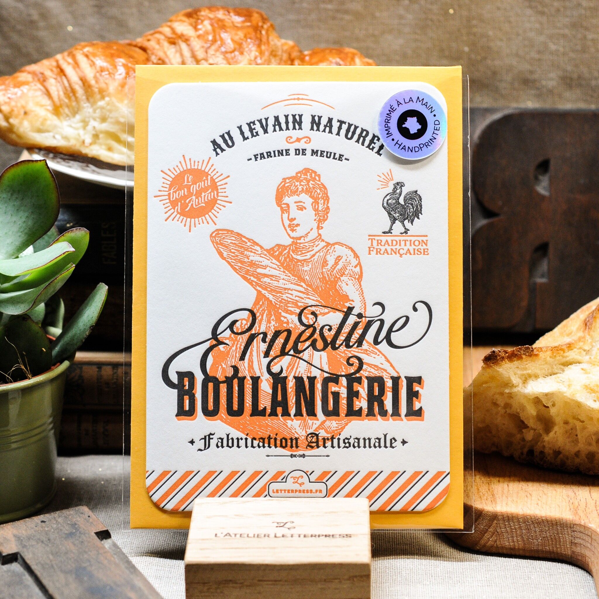 Postkarte im Letterpress-Verfahren der Ernestine Bakery (mit Umschlag), A6, Kulinarik, Gastronomie, Orange, Schwarz