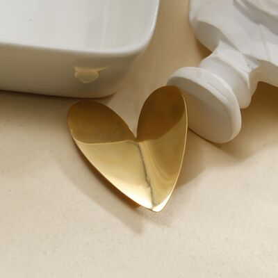Broche magnético de corazón de oro cepillado