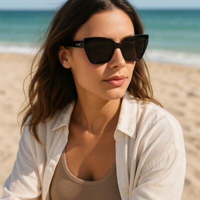 Lunettes de Soleil Femme Butterfly Noire Marque Free Spirit Protection Indice 3 Deisgn et Tendance