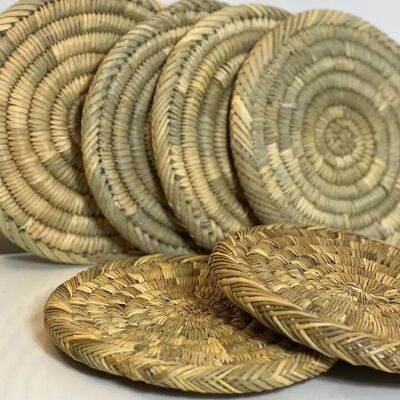 Dessous de verre marocain naturel – Set de table en feuille de palmier tissée à la main (22 cm)