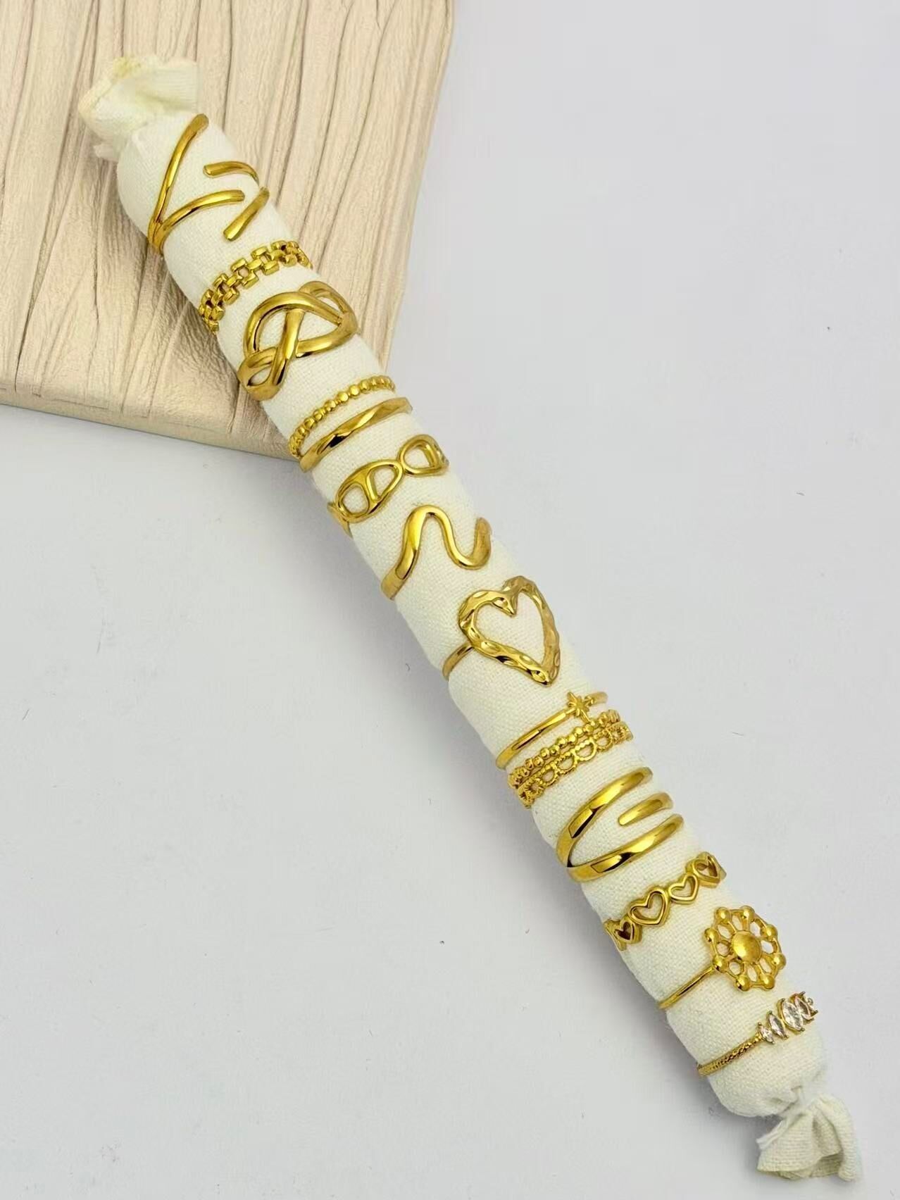 Set of 12 adjustable stainless steel rings with cushion included