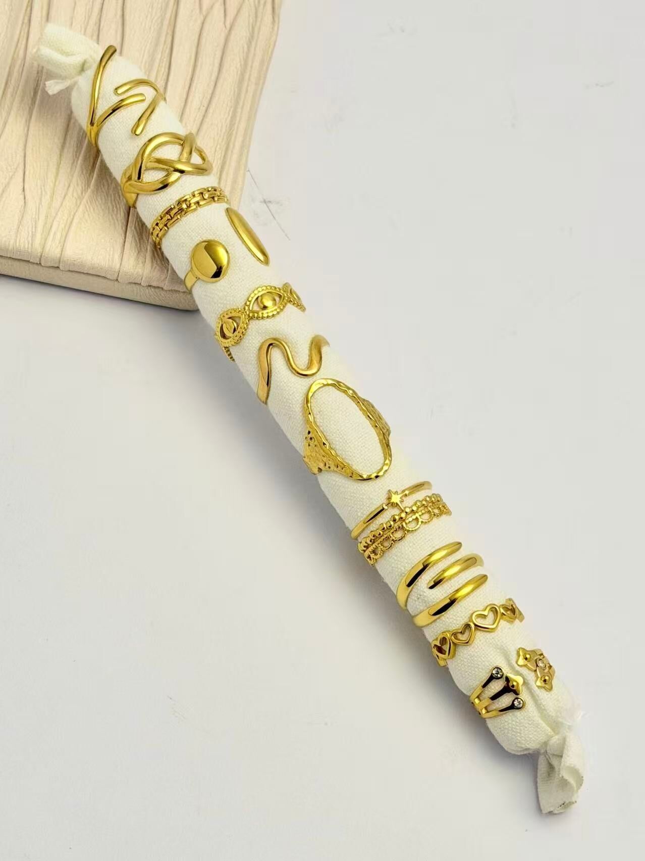 Set of 12 adjustable stainless steel rings with cushion included