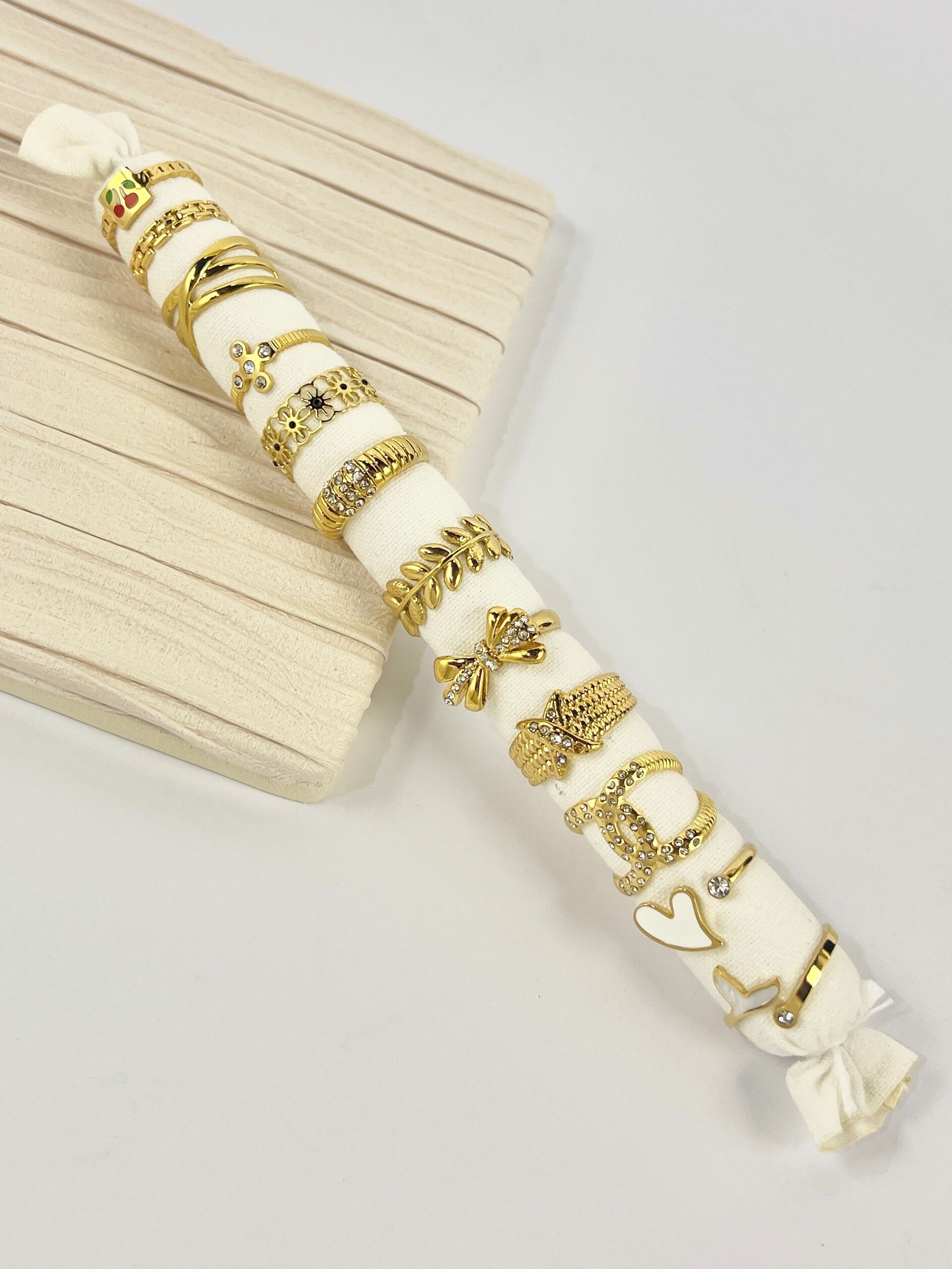 Set of 12 adjustable stainless steel rings - free cushion