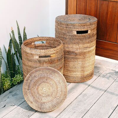 Panier à linge avec couvercle – Grand panier tressé – Panier de rangement rond bohème marron – Panier décoratif en rotin (2 tailles Ø 36/40 cm) SARI (marron)