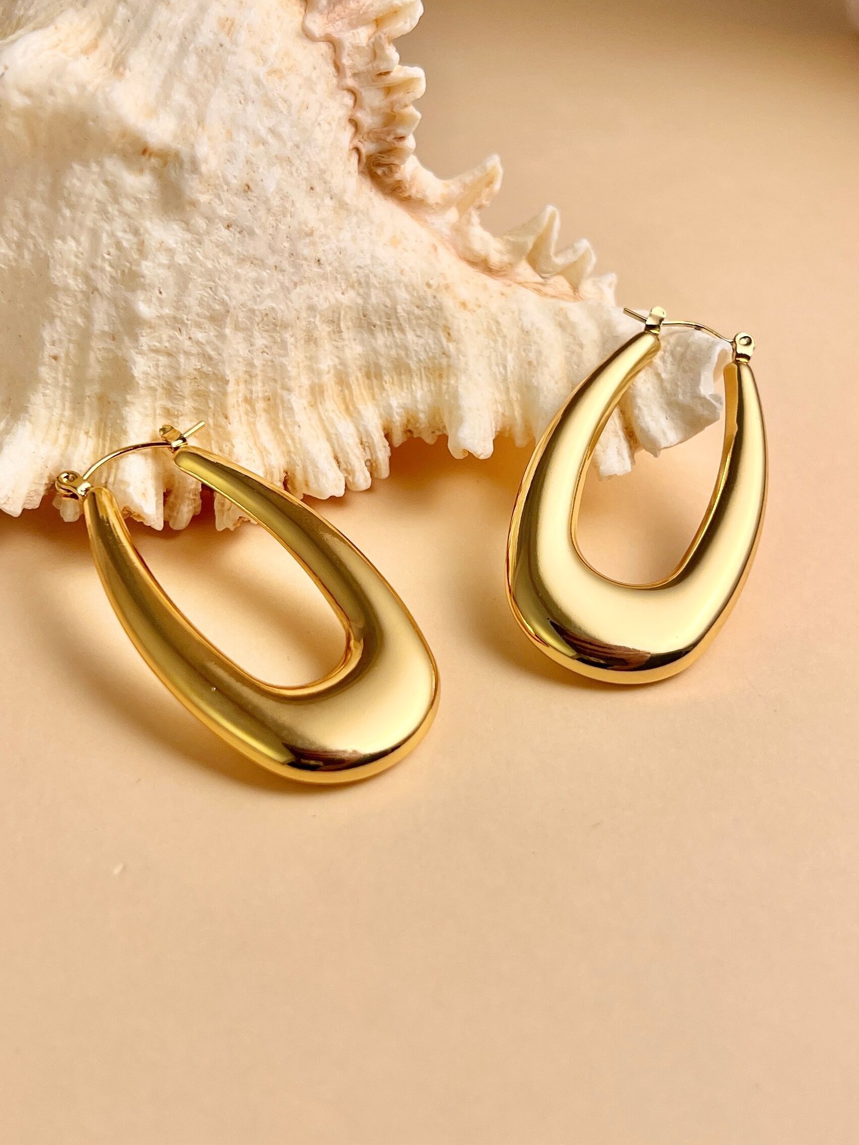 Elongated Oval Hoop Earrings in Gold Stainless Steel
