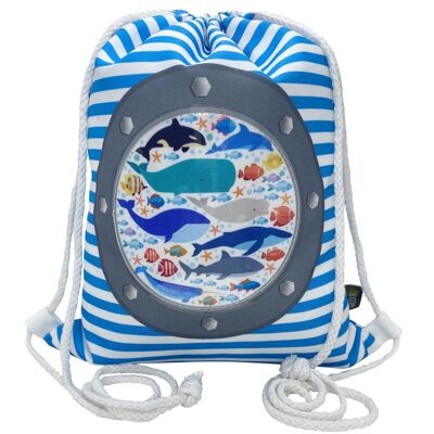 Bolsa de deporte infantil con forma de pez y ventana.