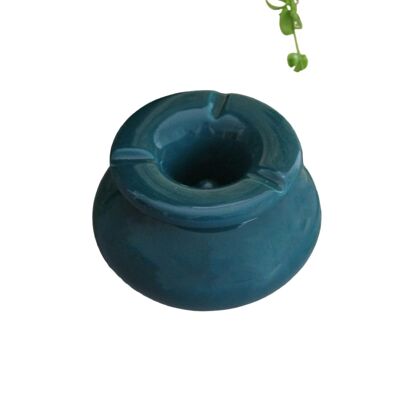 Cenicero marroquí de cerámica verde azulado hecho a mano con tapa para uso interior y exterior.