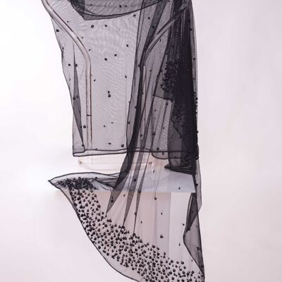 Black tulle shawl with pearls for parties and weddings – Elegance and sophistication