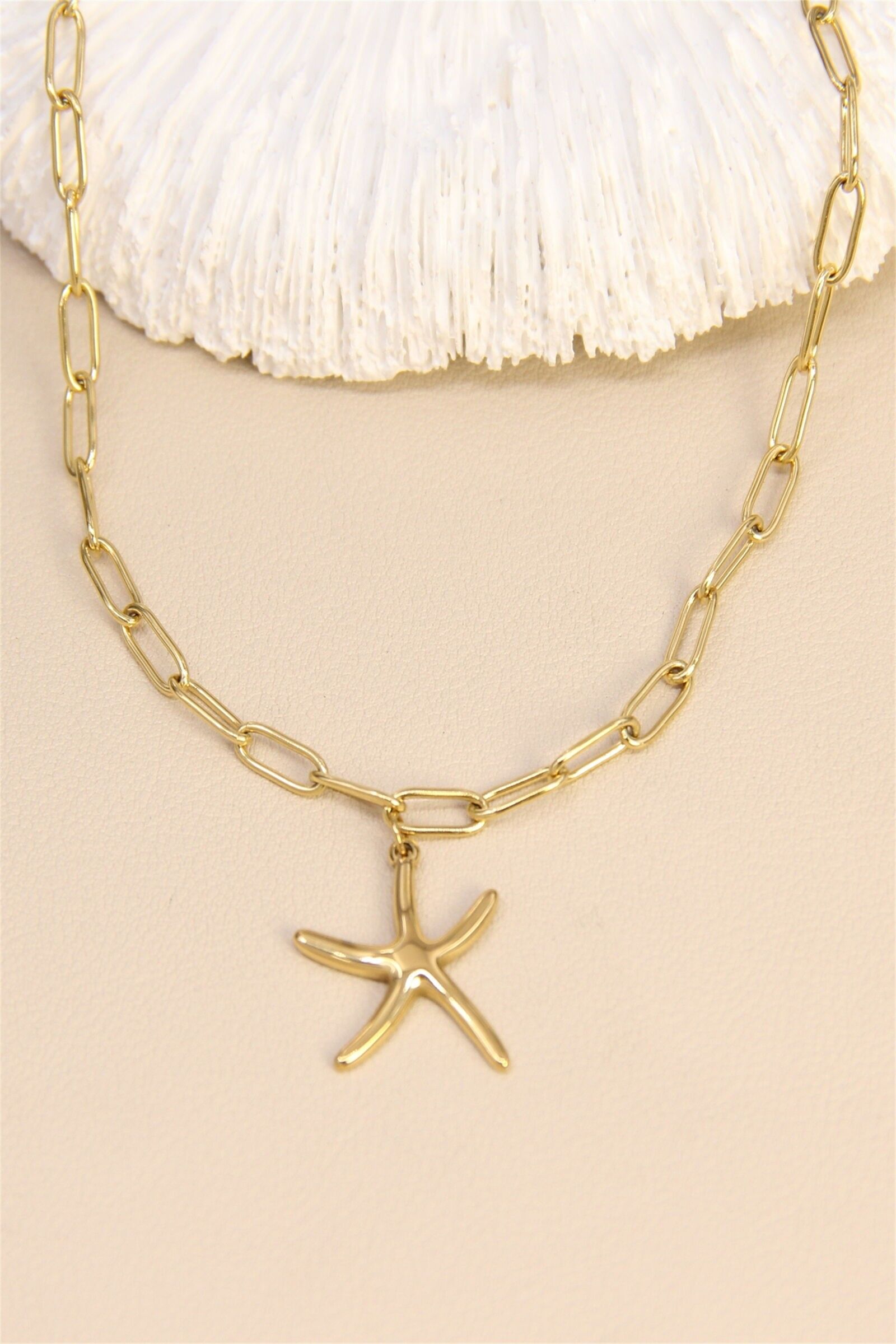 Collier  Étoile d'Or – Chaîne dorée & pendentif étoile de mer