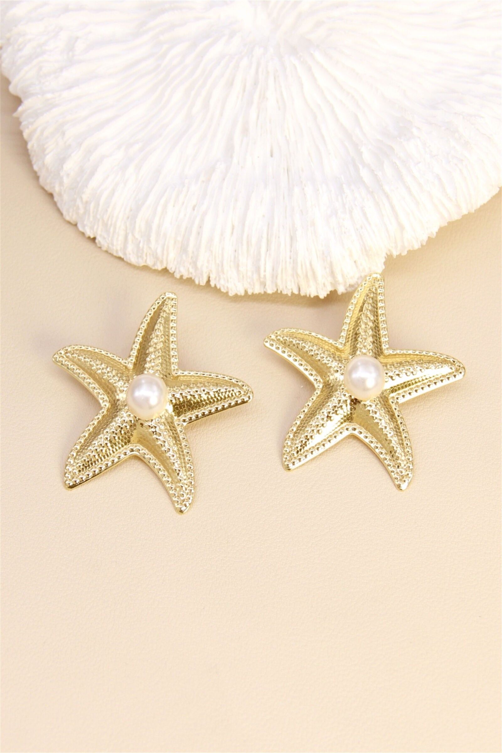 Boucles d’oreilles Étoile de Mer – Acier inoxydable & perle nacrée
