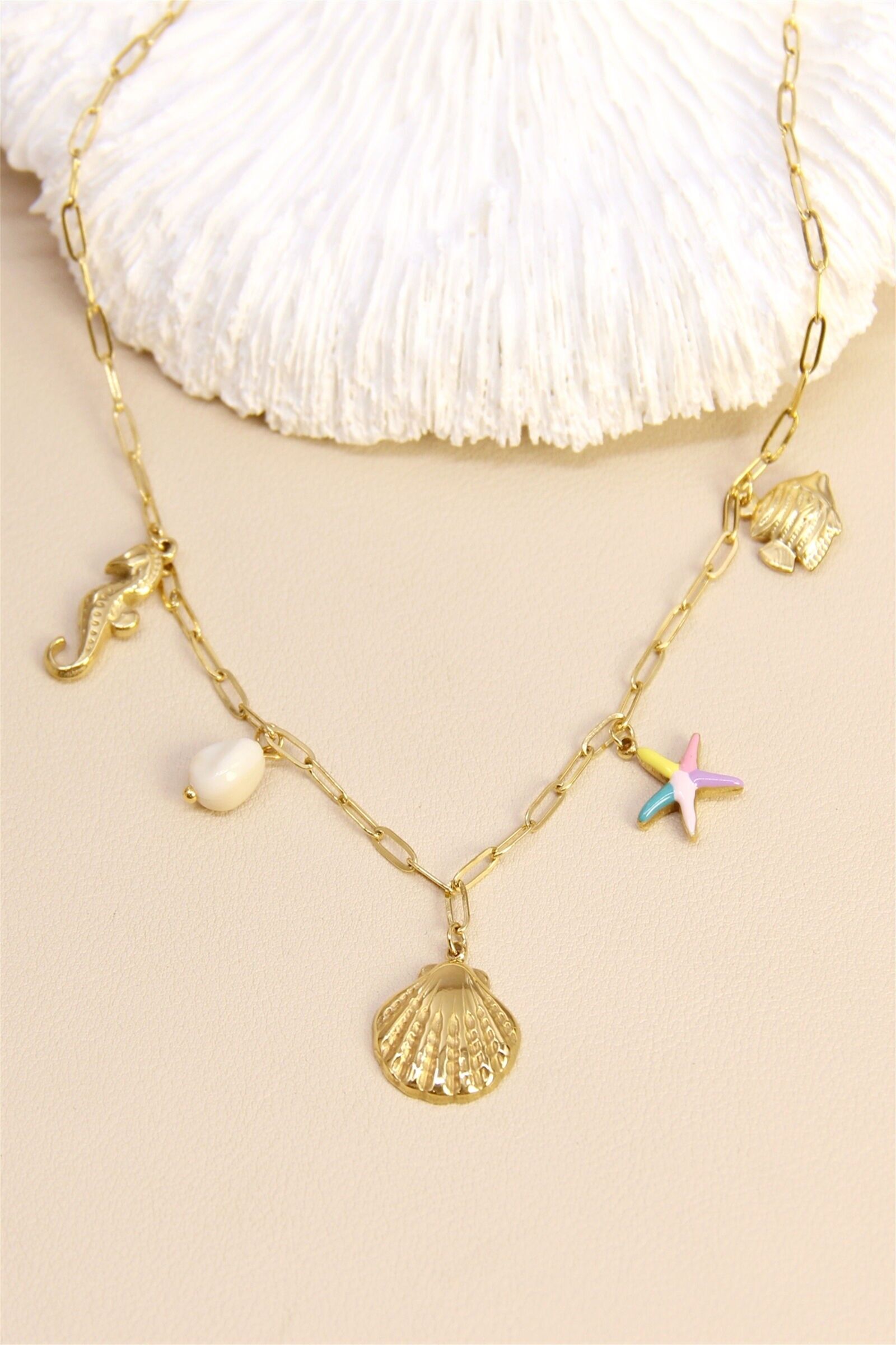 Collier Charms Océan – Un souffle d’été autour du cou