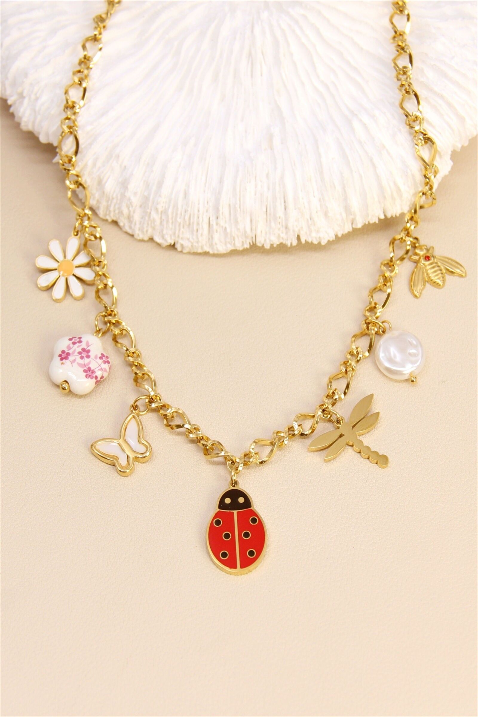 Frühlings-Charm-Halskette – Marienkäfer, Libelle & Gänseblümchen